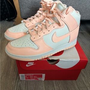 Nike Women's Dunk High -Crimson Tint